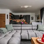 Διαμέρισμα Petra Hills Majestic *